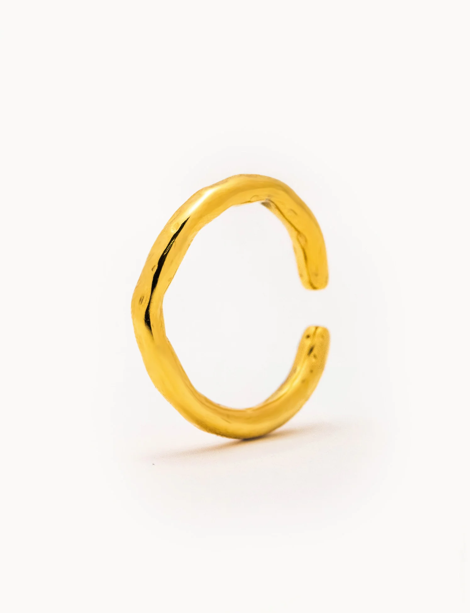 Anello Line Fluido Martellato